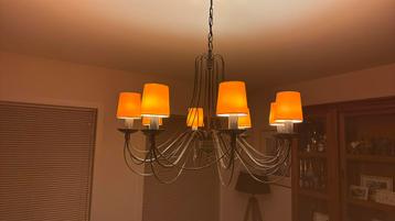 Metalen kroonluchter met 8 lampen( inbegrepen)  beschikbaar voor biedingen