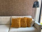 Okergele kussens, Huis en Inrichting, Woonaccessoires | Kussens, Ophalen, Zo goed als nieuw, Geel, Vierkant