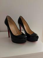 Louboutin pumps, Vêtements | Femmes, Escarpins, Enlèvement, Porté, Noir