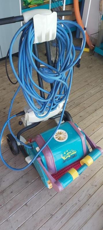 zwembad robot Dolphin Voeding en cady beschikbaar voor biedingen