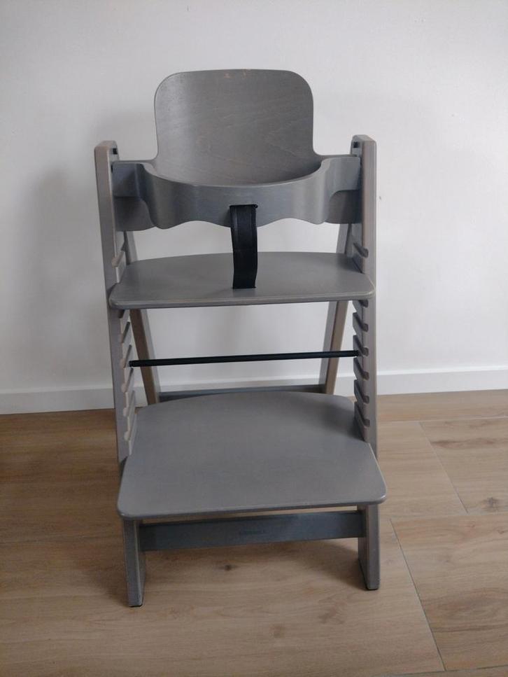 Kidsmill Up! kinderstoel grey wash, Kinderen en Baby's, Kinderstoelen, Zo goed als nieuw, Meegroeistoel, Aanschuifbaar, Ophalen