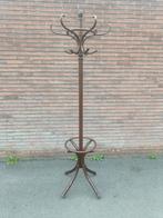 Thonet kapstok, Enlèvement, Utilisé