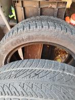 Deux pneus good year hiver 235/45/17, Autos : Pièces & Accessoires, Pneu(s), Enlèvement