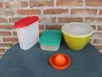 tupperware: 2 ruimtespaarders, citruspers en vintage kom/pot, Huis en Inrichting, Keuken | Tupperware, Ophalen of Verzenden