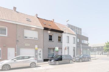 Centrale rijwoning in hartje Roeselare beschikbaar voor biedingen