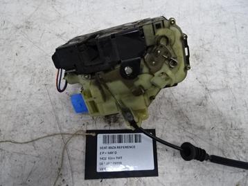 PORTIERSLOT LINKS VOOR Seat Ibiza III (6L1) beschikbaar voor biedingen