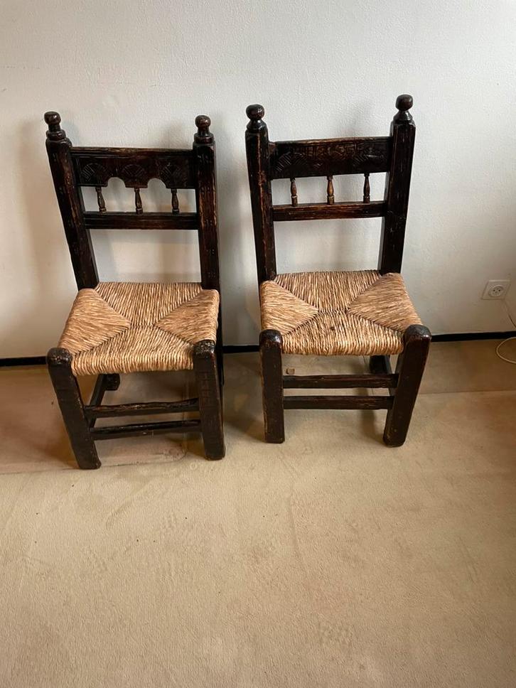 Antieke Spaanse Stoelen met Rietzitting (Set van 2), Antiquités & Art, Antiquités | Meubles | Chaises & Canapés, Enlèvement