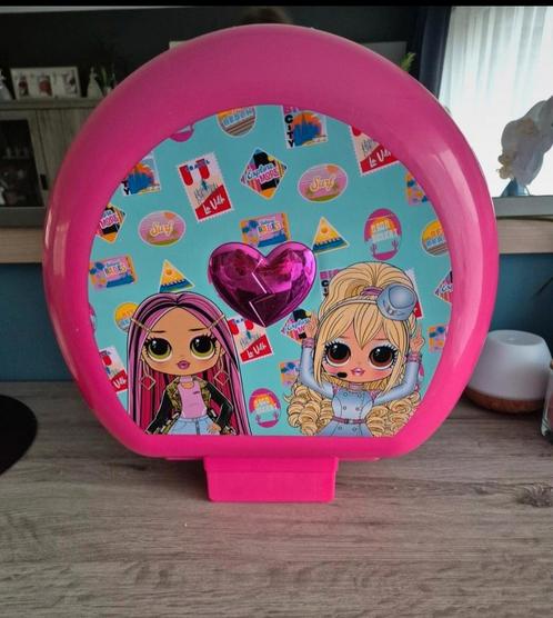 Lol surprise omg world travel rol koffer, Kinderen en Baby's, Speelgoed | Overig, Zo goed als nieuw, Meisje, Ophalen of Verzenden