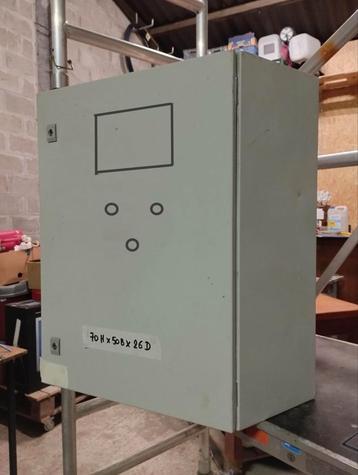 Elektriciteitskast - metaal 70hx50b beschikbaar voor biedingen