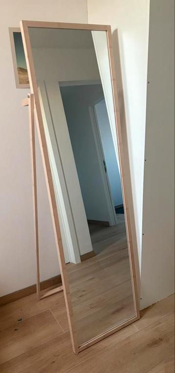 IKEA IKORNNES staande spiegel beschikbaar voor biedingen
