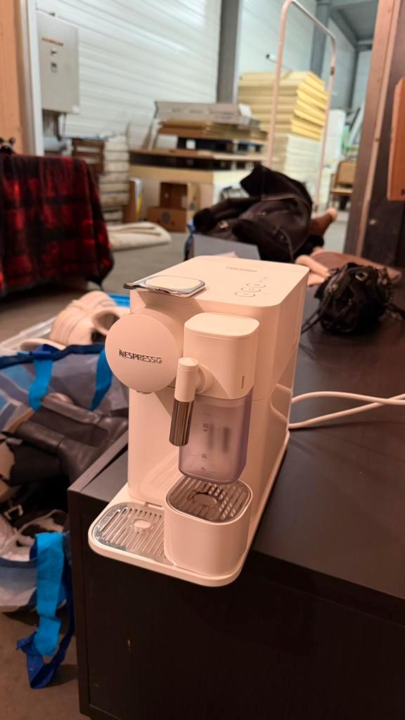 Nespresso De’Longhi Lattissima – wit – perfect werkend, Elektronische apparatuur, Koffiezetapparaten, Gebruikt, Koffiemachine