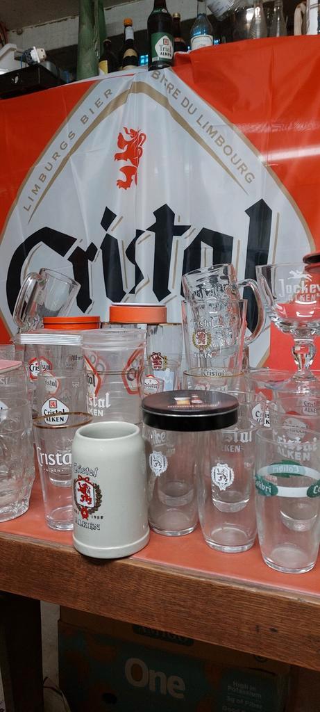 Groot lot Cristal Alken , 64 stuks + reclame en vlag, Collections, Marques de bière, Utilisé, Verre ou Verres, Autres marques