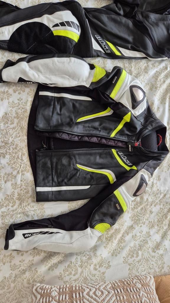 Veste et pantalon moto combinaison Buse, Motos, Vêtements | Vêtements de moto, Combinaison, Enlèvement