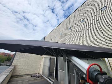 Parasol Excentrisch beschikbaar voor biedingen