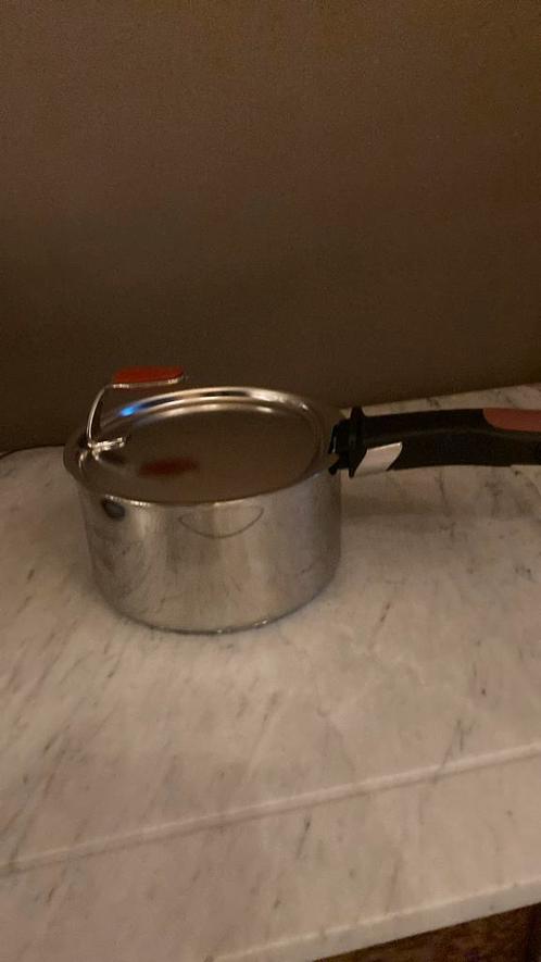 Steelpan Tupperware 2,5 l, Huis en Inrichting, Keuken | Potten en Pannen, Nieuw, Kookpan of Snelkookpan, Overige materialen, Ophalen of Verzenden