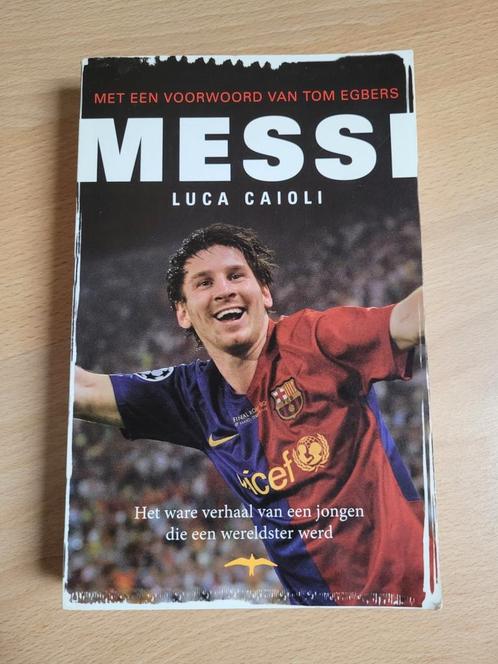 Luca Caioli - Messi, Boeken, Sportboeken, Zo goed als nieuw, Ophalen of Verzenden