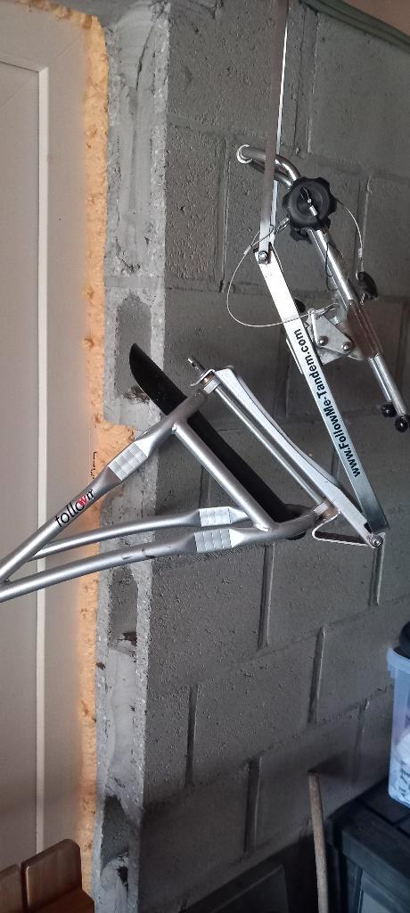 Folowme voor aan je fiets. Grijze metalen beugel, 1 maat., Fietsen en Brommers, Fietsaccessoires | Aanhangwagens en Karren, Zo goed als nieuw