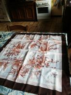 Foulard Gim Renoir. 78cm sur 78cm. Neuf., Kleding | Dames, Mutsen, Sjaals en Handschoenen, Zo goed als nieuw