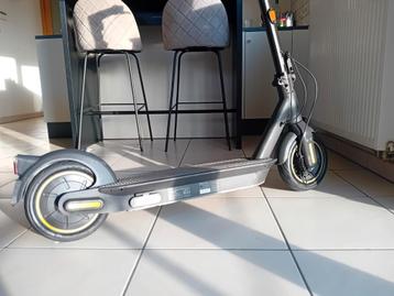 Electrische step ninebot  beschikbaar voor biedingen