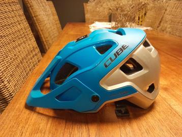 casque cube beschikbaar voor biedingen