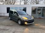 PEUGEOT PARTNER 1.6 HDI XLINE 7 PLAATS, Auto's, Peugeot, Voorwielaandrijving, Euro 5, Zwart, 4 cilinders