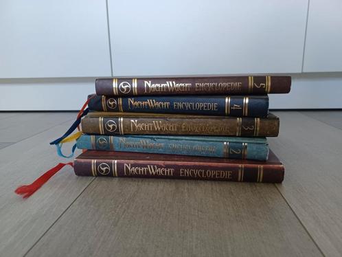 Nachtwacht Encyclopedie (set van 5 delen), Boeken, Kinderboeken | Jeugd | onder 10 jaar, Gelezen, Fictie algemeen, Ophalen