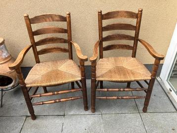 2 frans eiken massieve stoelen beschikbaar voor biedingen