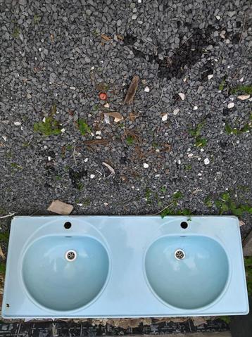 dubbele lavabo beschikbaar voor biedingen