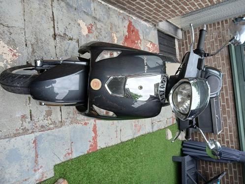 Te koop scooter 125 cc, Fietsen en Brommers, Scooters | Peugeot, Gebruikt, Overige modellen, Benzine, Ophalen