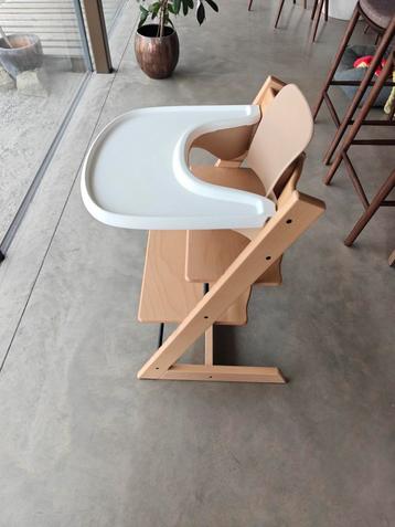 Stokke eik + babyset en tray beschikbaar voor biedingen