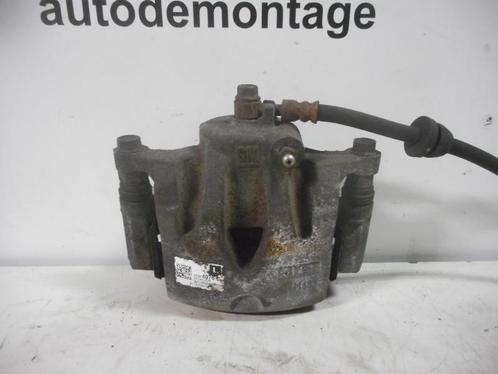REMKLAUW LINKS VOOR Opel Karl (01-2015/03-2019) (43264976), Auto-onderdelen, Remmen en Aandrijving, Opel, Gebruikt