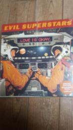 Evil Superstars - Love is okay ( orange vinyl ), CD & DVD, Vinyles | Rock, Autres formats, Neuf, dans son emballage, Enlèvement ou Envoi