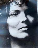 2 zwartwit foto’s willeke v amelrooy 30/20cm portret, Ophalen, 1960 tot 1980, Zo goed als nieuw, Foto
