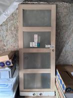 NIEUW in verpakking - Schuifdeur met rails hout met mat glas, Doe-het-zelf en Bouw, Deuren en Vliegenramen, Ophalen, Schuifdeur