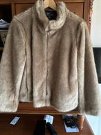 Jasje faux fur in beige maat Medium, Kleding | Dames, Maat 38/40 (M), Ophalen of Verzenden, Zo goed als nieuw, Jasje