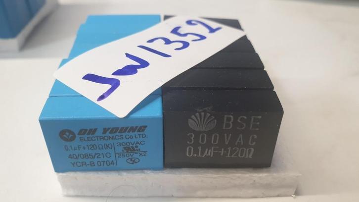 jw1352 :RC ontstoor condensator 0.1µF + 120 ohm 300Vac, Hobby en Vrije tijd, Elektronica-componenten, Zo goed als nieuw, Ophalen of Verzenden