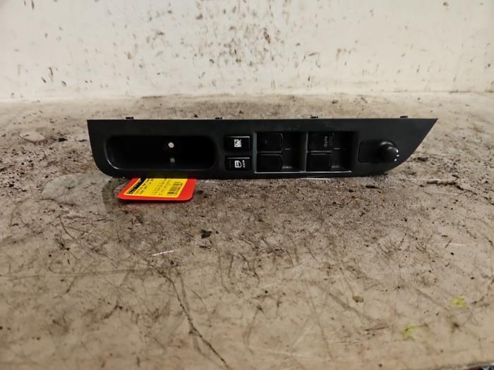 Elektrisch Raam Schakelaar van een Suzuki Swift, Auto-onderdelen, Dashboard en Schakelaars, Suzuki, Gebruikt, 3 maanden garantie