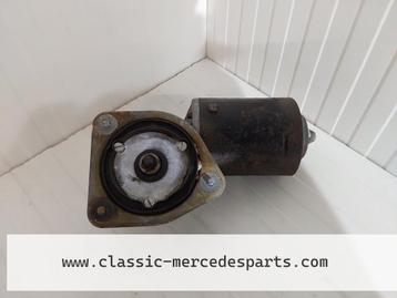 Ruitenwissermotor Mercedes w114 w115 beschikbaar voor biedingen
