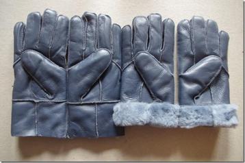 Nieuwe handschoenen in gekeerd lam (2 paar) beschikbaar voor biedingen