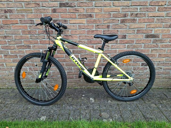 Mountainbike 24 inch Btwin rockrider expl 500 geel fluo, Fietsen en Brommers, Fietsen | Jongens, Zo goed als nieuw, 24 inch, Handrem