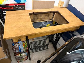 Refurbished Singer Sewing Table, Enlèvement