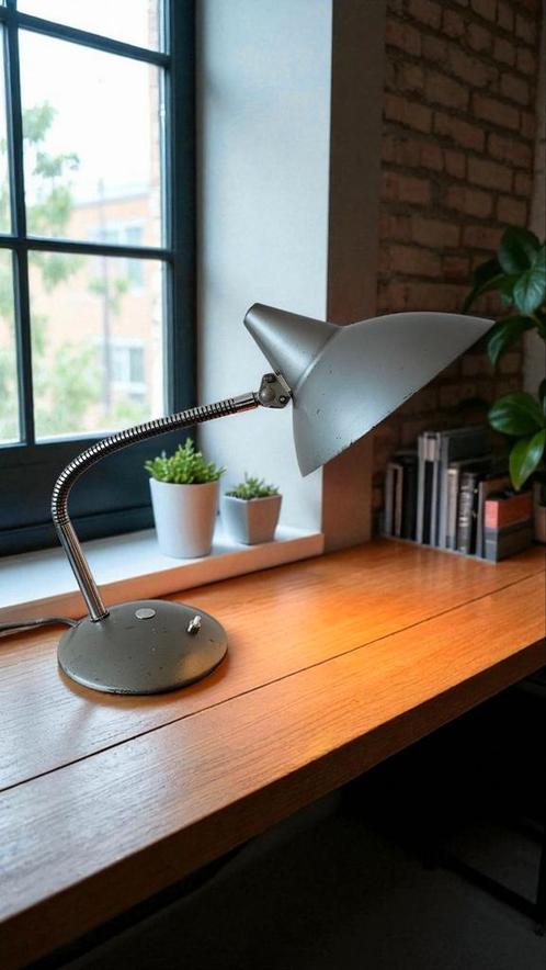 Helo Leuchten 1950 tafel-/bureaulamp in industriële stijl, Huis en Inrichting, Lampen | Tafellampen, Gebruikt, Ophalen of Verzenden