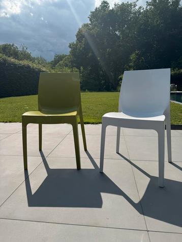 7 Pvc Terrasstoelen stapelbaar beschikbaar voor biedingen