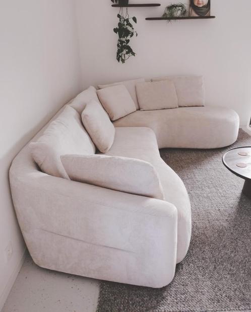 Nieuwe zetel organische vorm, Huis en Inrichting, Zetels | Zetels en Chaises Longues, Nieuw, Vierpersoons of meer, 300 cm of meer