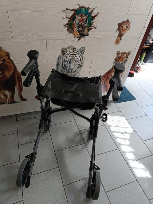 Tribune déambulateur pliable 4 roues assise,freins et panier, Diversen, Rollators, Opvouwbaar, Ophalen