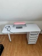 Manicure-bureau, Diensten en Vakmensen, Schoonheidsspecialisten | Manicure, Nagels lakken