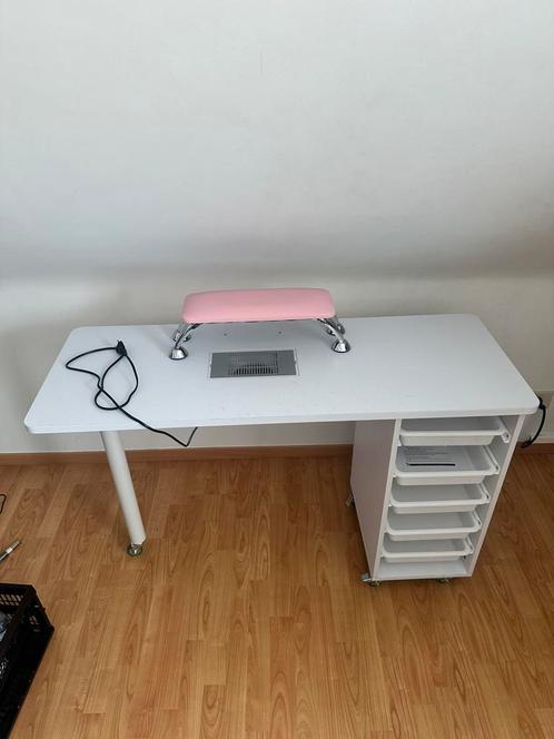 Manicure-bureau, Diensten en Vakmensen, Schoonheidsspecialisten | Manicure, Bruidsnagels, Handverzorging, Kunst- of Gelnagels