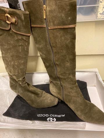 Dameslaarzen (Gozzi - kaki) beschikbaar voor biedingen