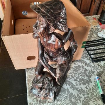 Houtsnijwerk ( Visser uit Bali ) 44 cm hoog . beschikbaar voor biedingen
