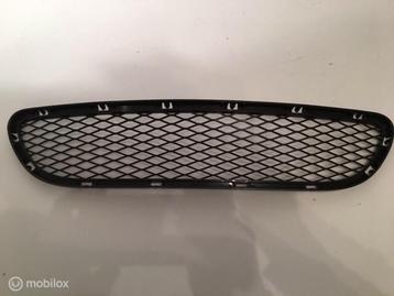 Bumperrooster midden BMW 3-serie E90 LCI ('08-'12) 7198906 beschikbaar voor biedingen